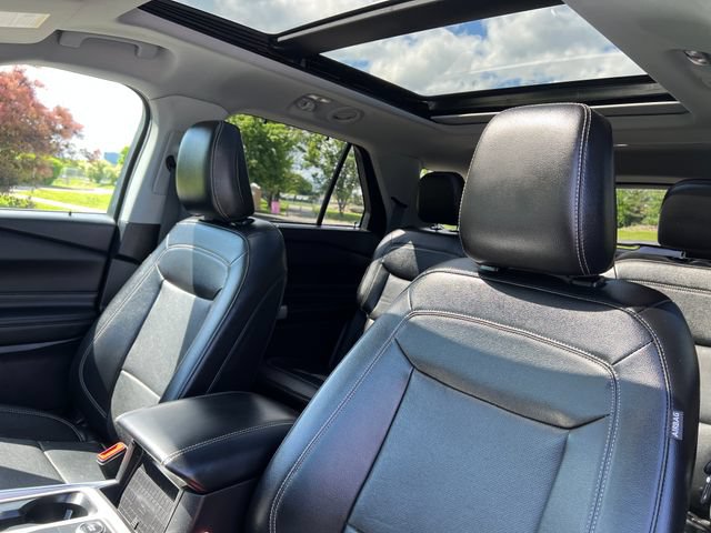 Certified 2023 Ford Explorer Limited w/ Limited Technology Package AWD/4WD image 17