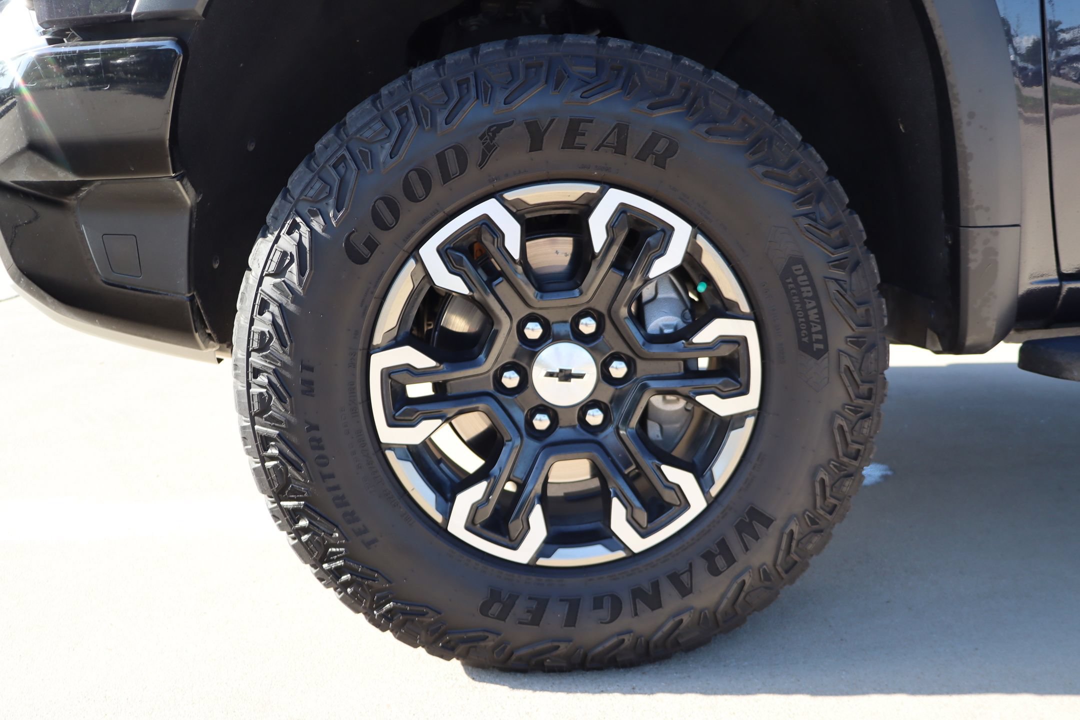 Used 2023 Chevrolet Silverado 1500 ZR2 AWD/4WD image 10