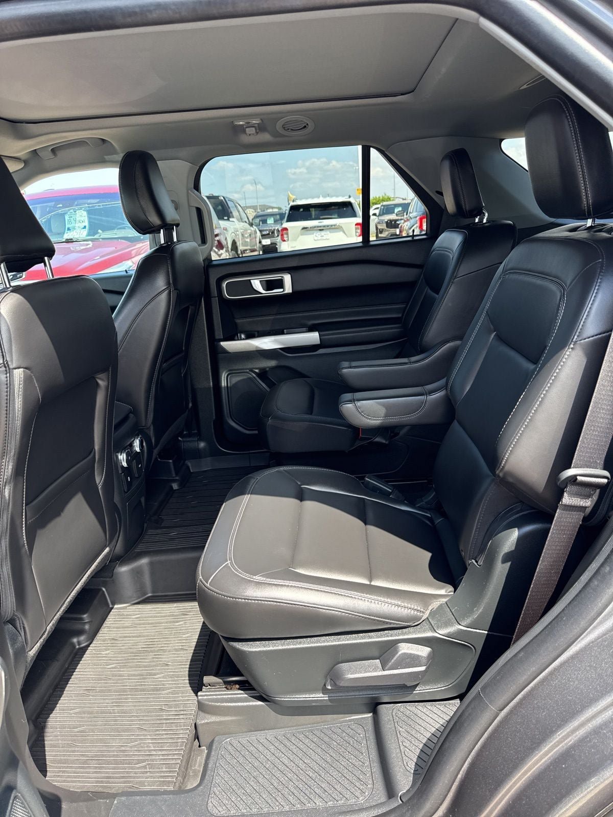 Certified 2023 Ford Explorer XLT w/ Equipment Group 202A AWD/4WD image 18