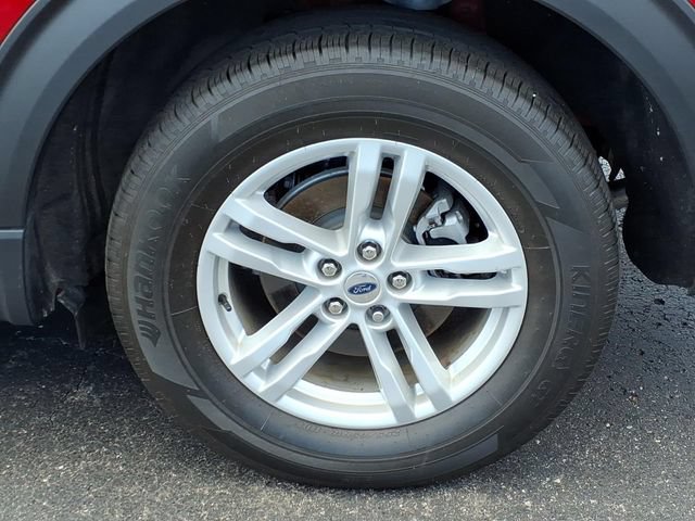 Certified 2024 Ford Explorer XLT w/ Equipment Group 202A AWD/4WD image 8
