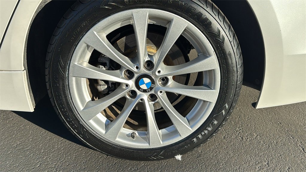 Used 2017 BMW 320i Sedan image 8