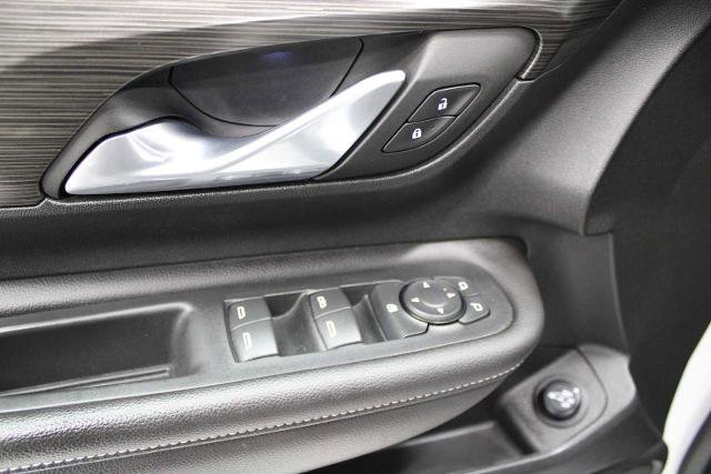 Used 2022 GMC Terrain SLE w/ Driver Convenience Package AWD/4WD image 16