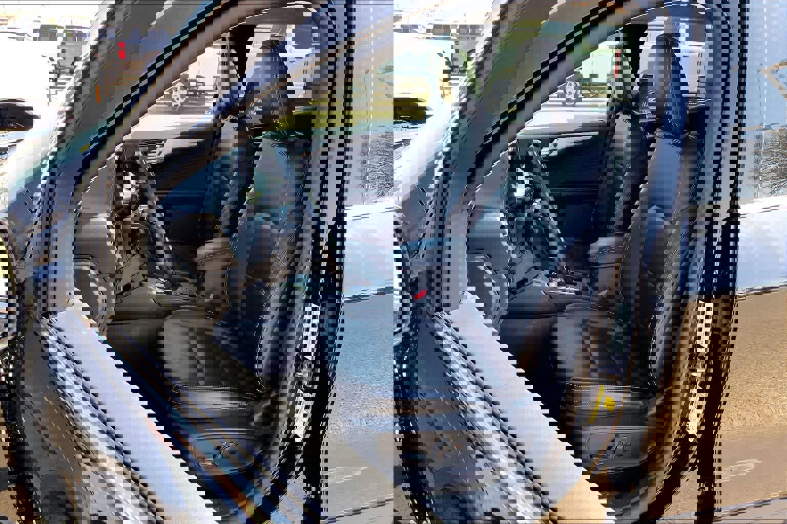 Certified 2025 Ford Escape Platinum image 9