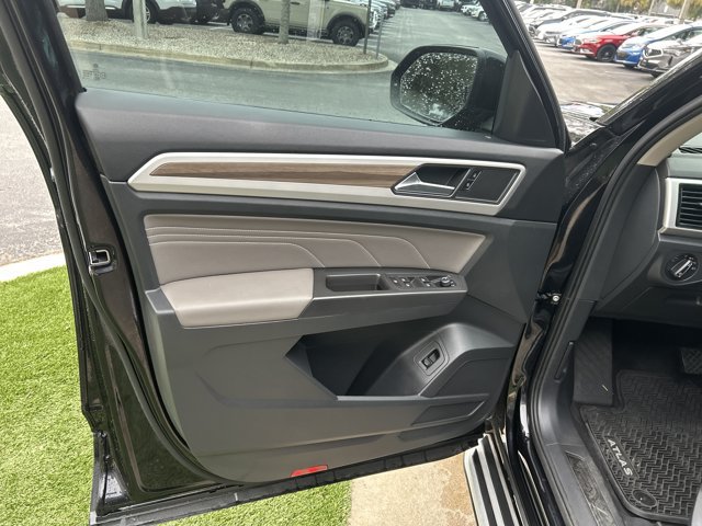 Used 2023 Volkswagen Atlas SEL AWD/4WD image 11