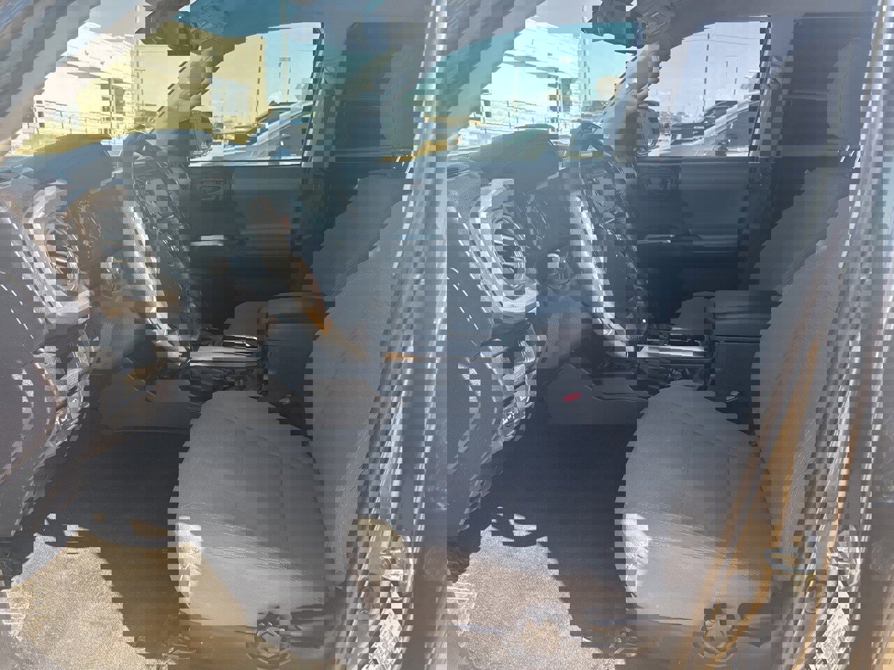 Used 2018 Toyota Tacoma SR5 image 8