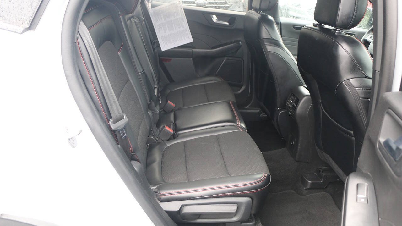 Certified 2025 Ford Escape ST-Line Select AWD/4WD image 14