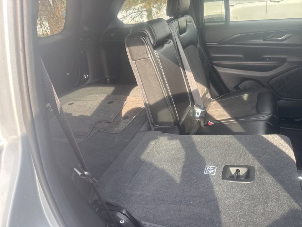 Used 2024 Jeep Grand Cherokee Altitude image 40