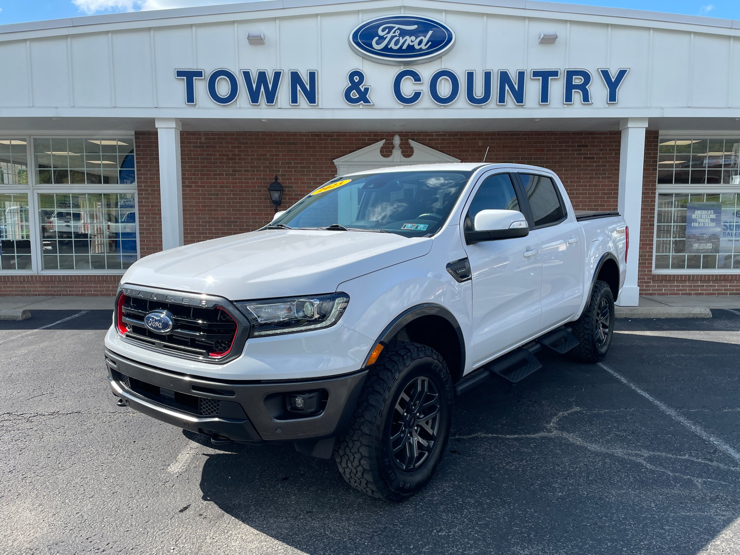Certified 2023 Ford Ranger Lariat w/ Tremor Off-Road Package AWD/4WD image 1