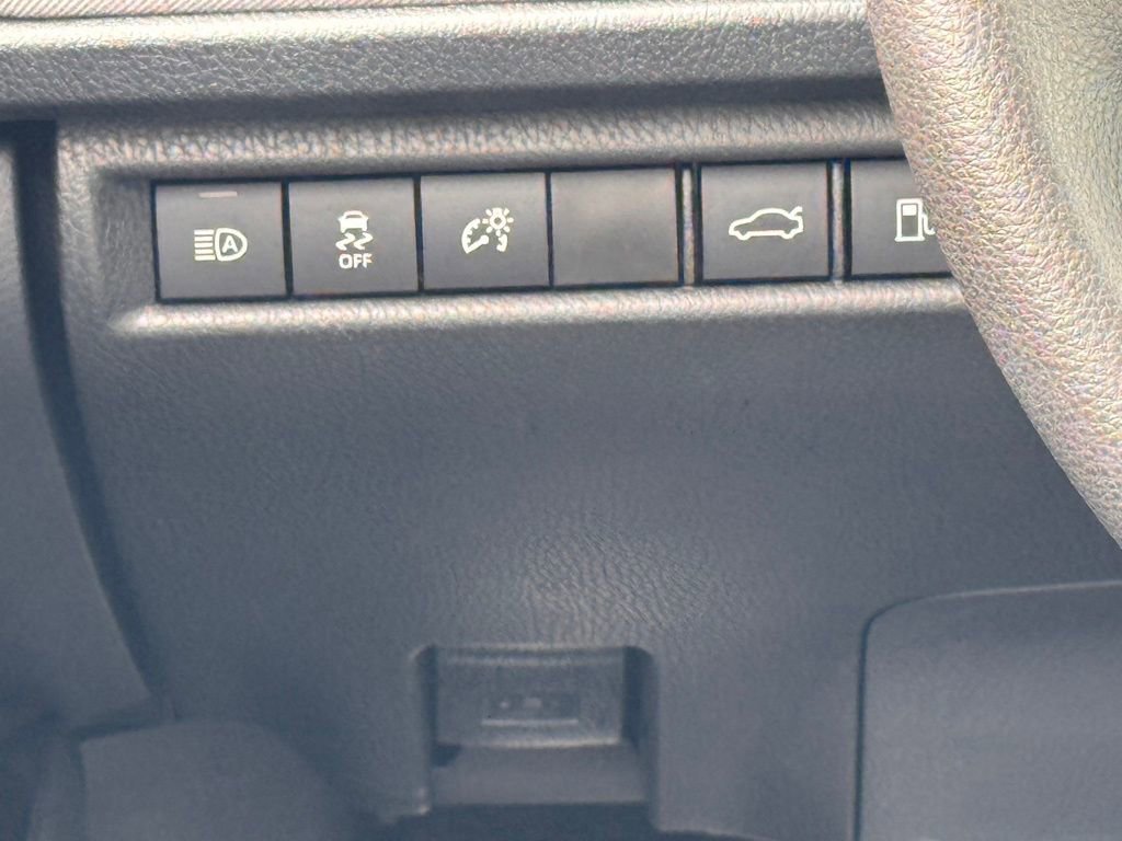 Used 2025 Toyota Camry LE FWD image 23