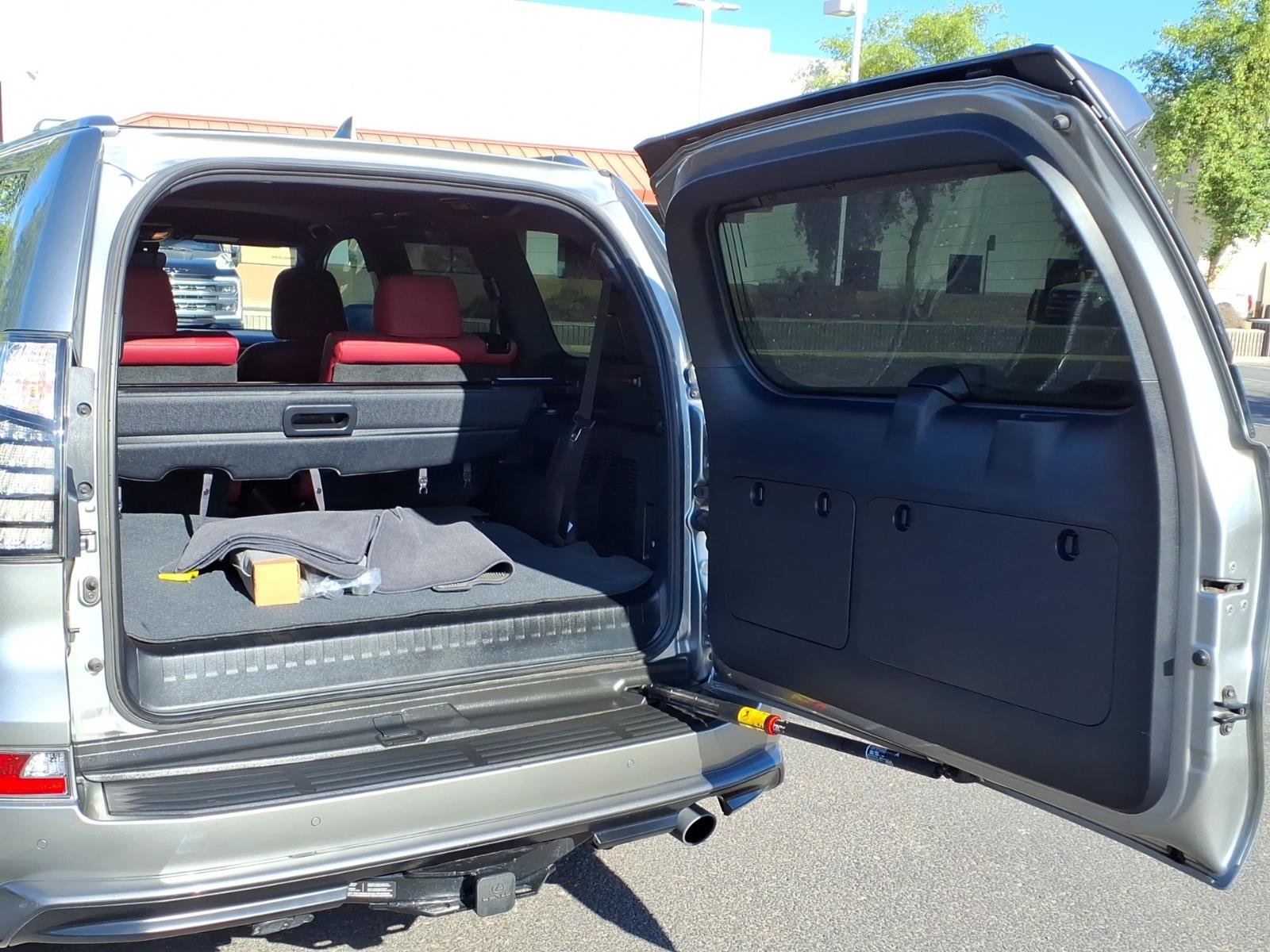 Used 2023 Lexus GX 460 Premium w/ Accessory Package AWD/4WD image 17