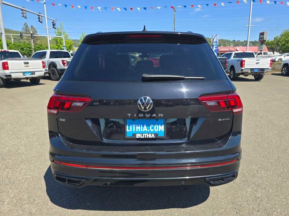 Used 2022 Volkswagen Tiguan SE R-Line AWD/4WD image 4