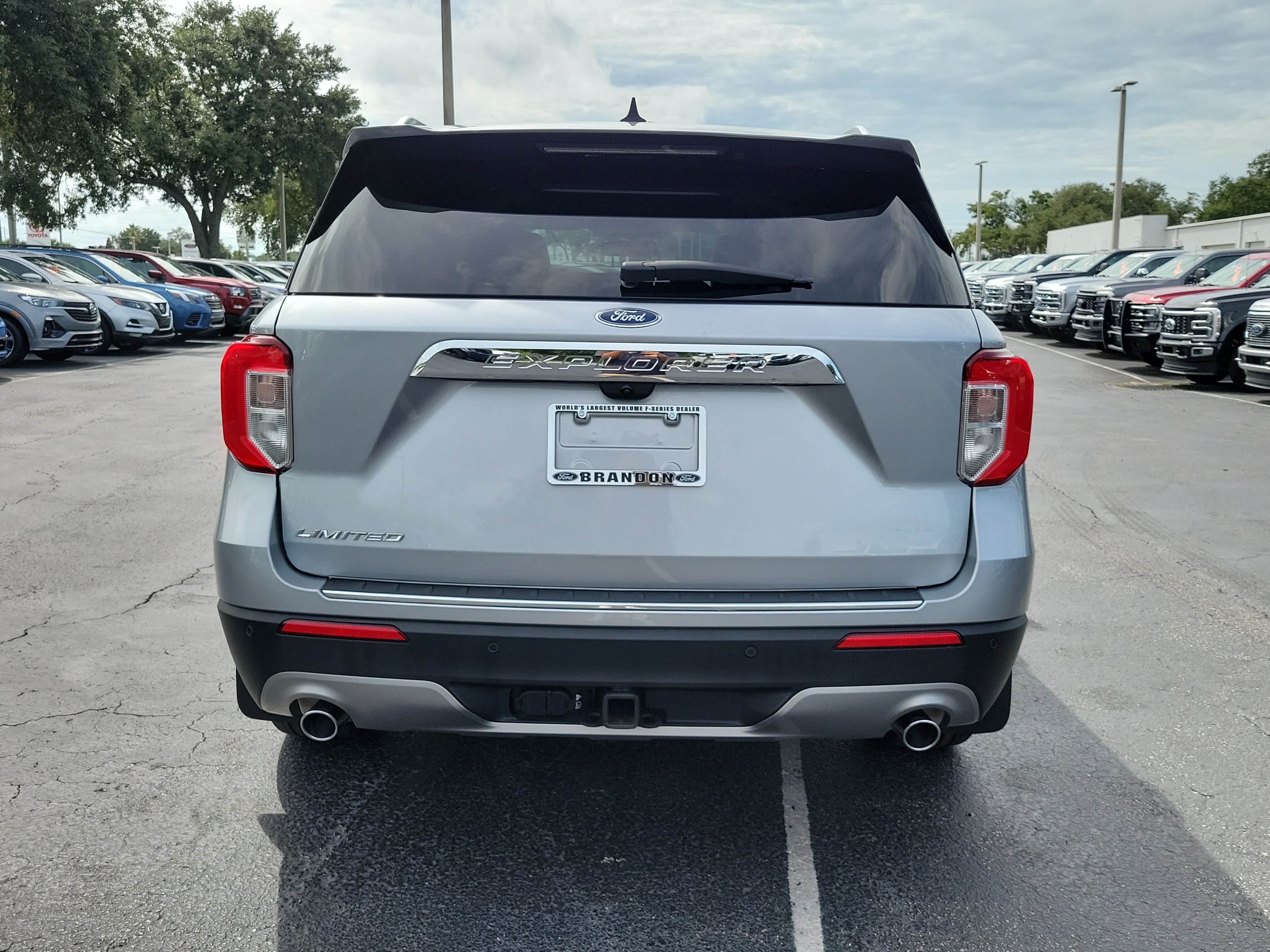 Certified 2023 Ford Explorer Limited w/ Equipment Group 301A RWD image 8