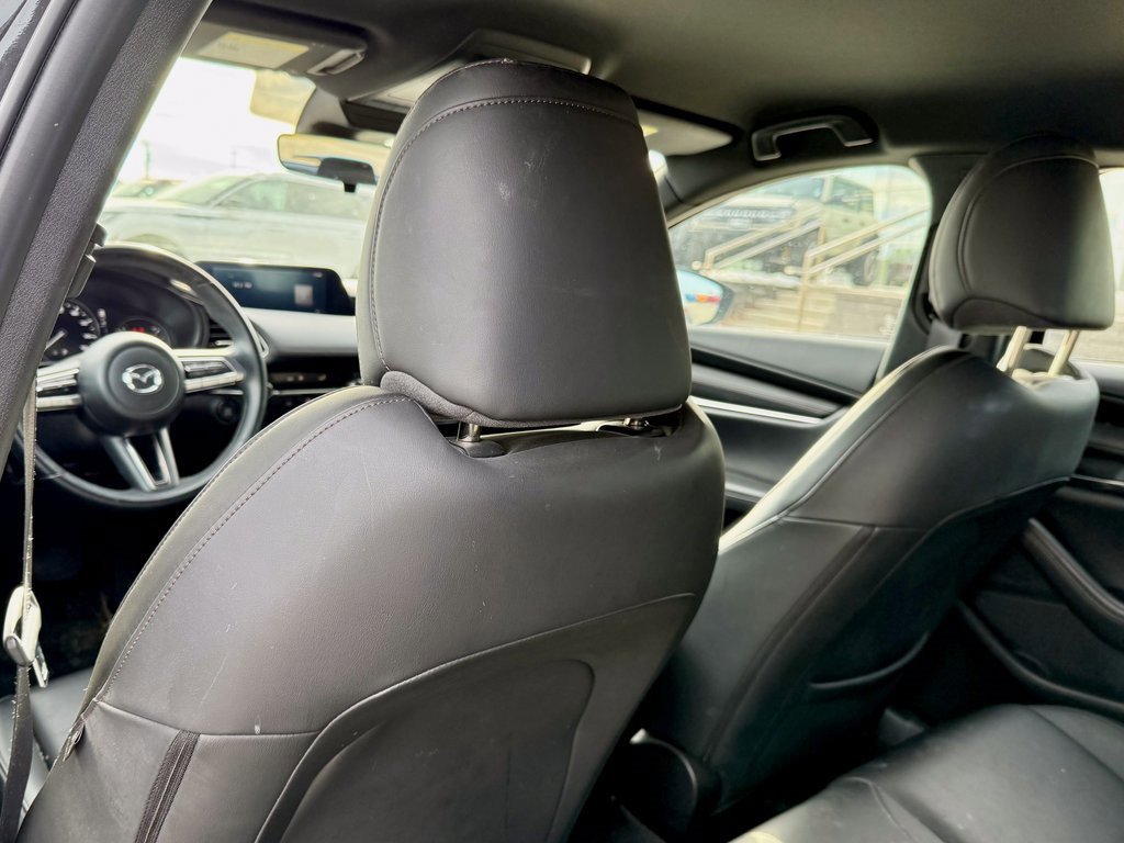 Used 2019 MAZDA MAZDA3 Hatchback image 11