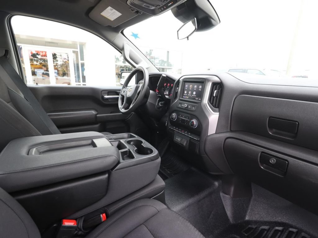 Used 2025 Chevrolet Silverado 1500 W/T RWD image 9
