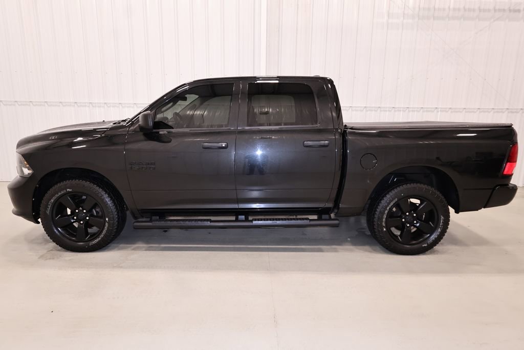 Used 2017 RAM 1500 Express w/ Black Ram 1500 Express Group AWD/4WD image 6
