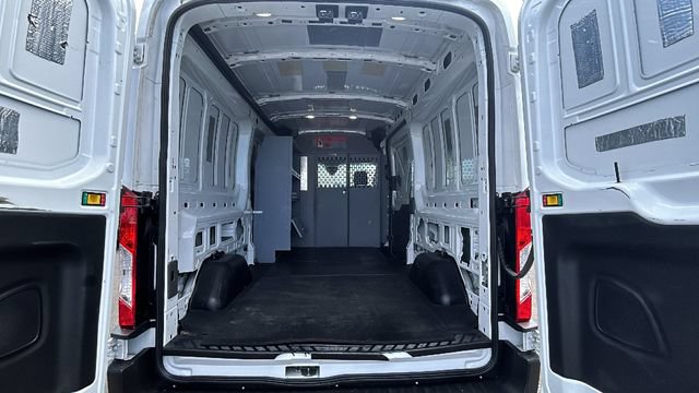 Certified 2020 Ford Transit 250 Medium Roof RWD image 17