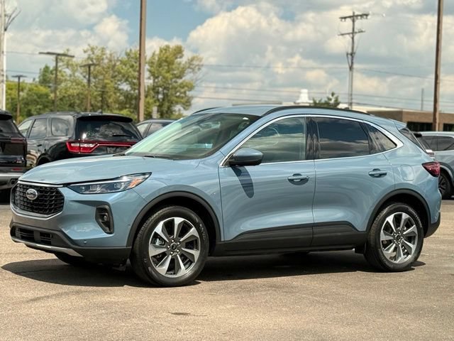 Certified 2024 Ford Escape Platinum w/ Premium Technology Package AWD/4WD image 38