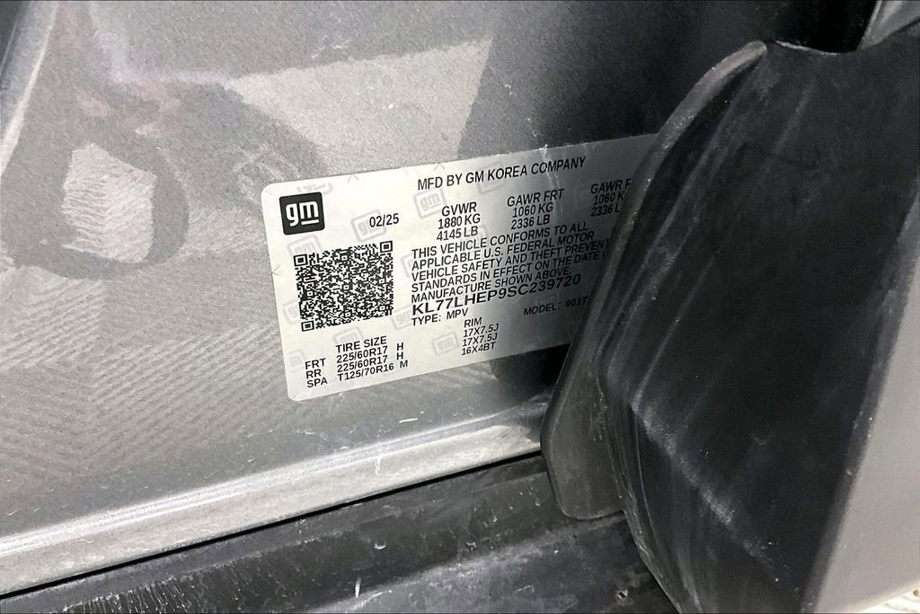 Used 2025 Chevrolet Trax LT w/ LT Convenience Package FWD image 26