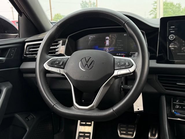 Used 2025 Volkswagen Jetta Sport FWD image 14