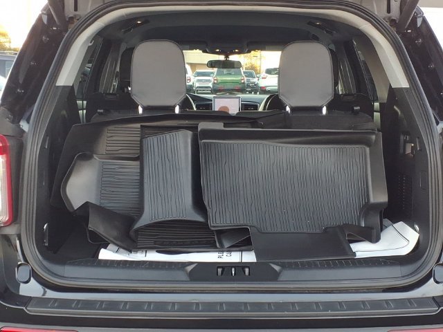 Certified 2023 Ford Explorer XLT w/ Equipment Group 202A AWD/4WD image 9