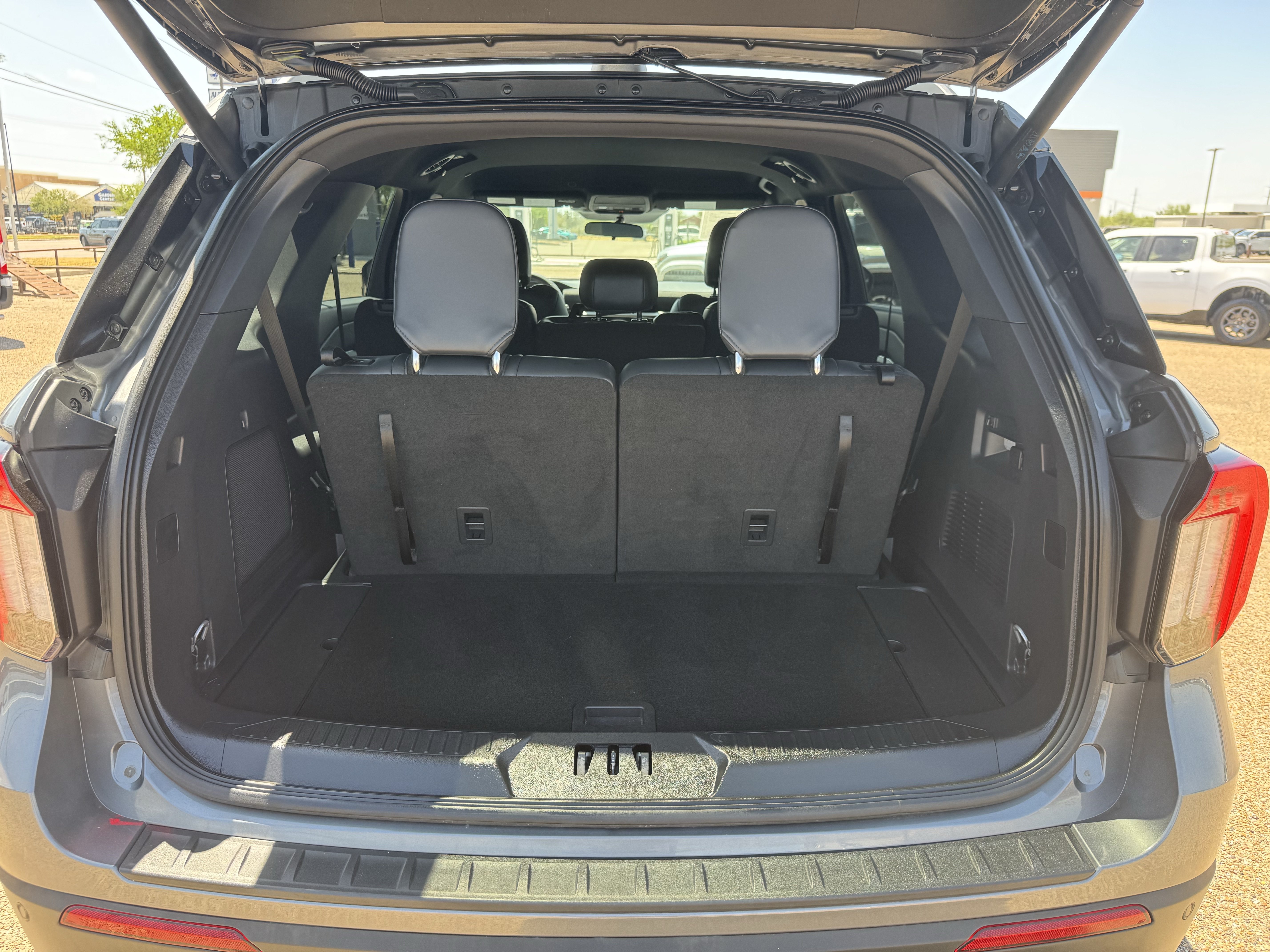 Certified 2025 Ford Explorer ST-Line RWD image 29
