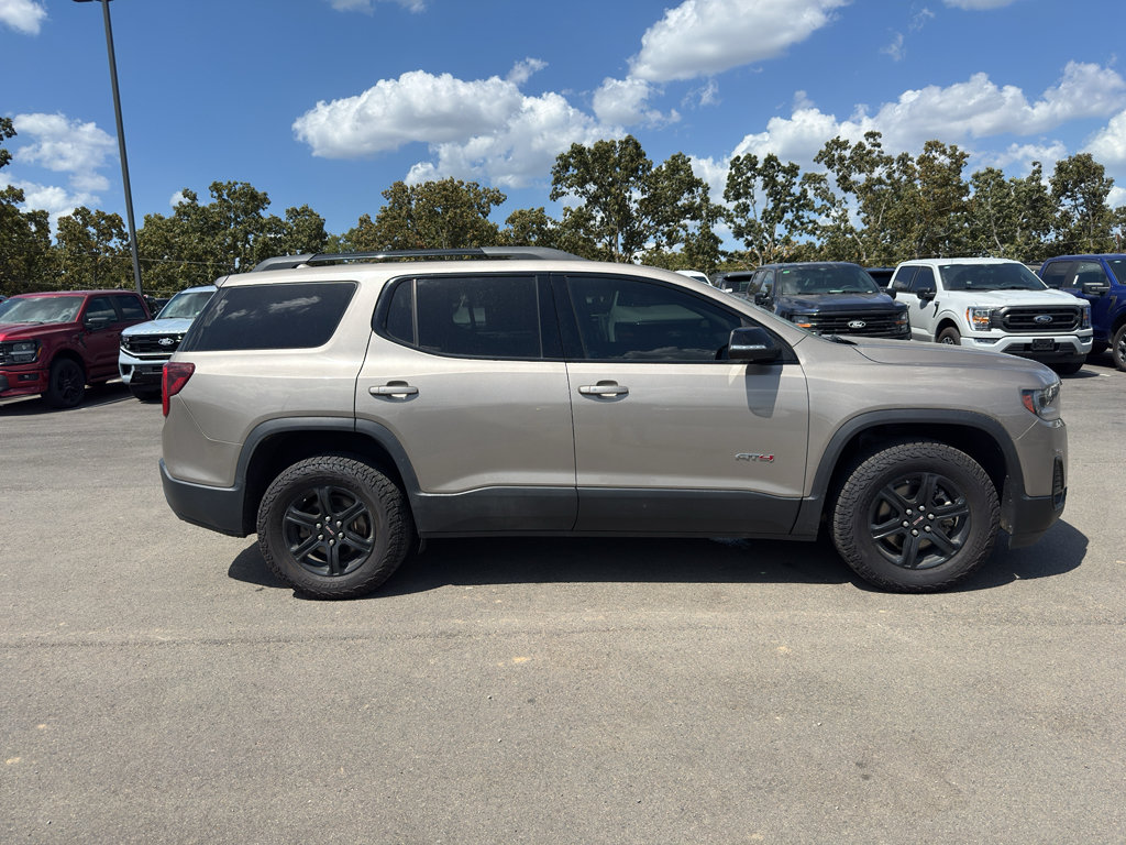 Used 2022 GMC Acadia AT4 w/ Technology Package AWD/4WD image 4