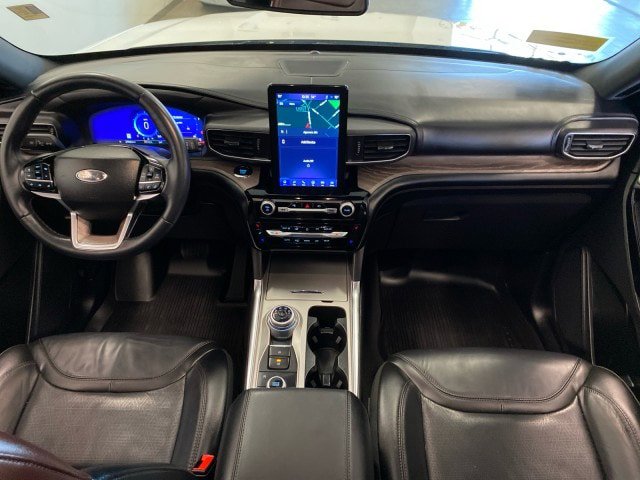 Certified 2023 Ford Explorer Platinum w/ Technology Package AWD/4WD image 12