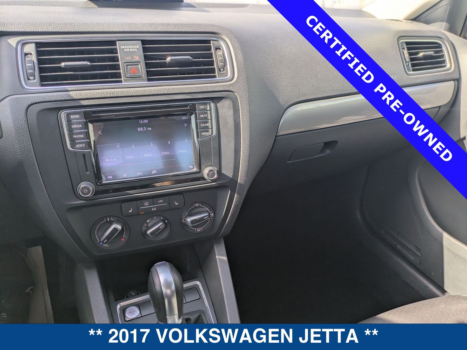 Used 2017 Volkswagen Jetta SE FWD image 27