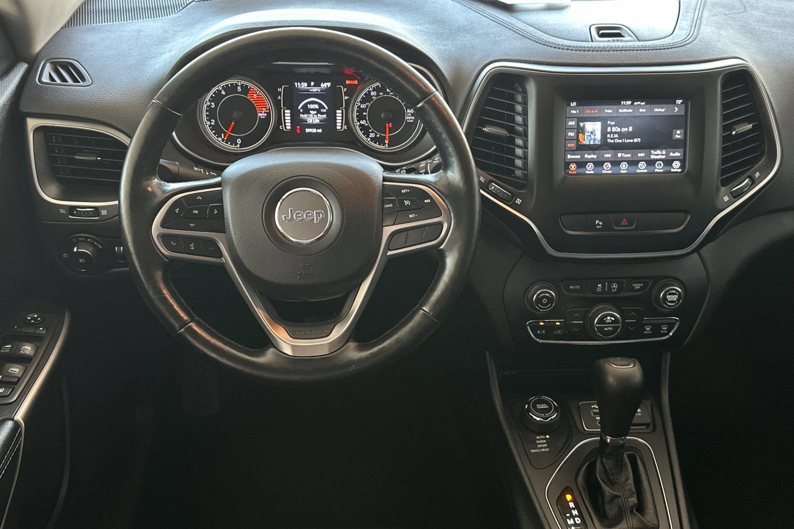 Used 2020 Jeep Cherokee Latitude Plus w/ Comfort/Convenience Group AWD/4WD image 13