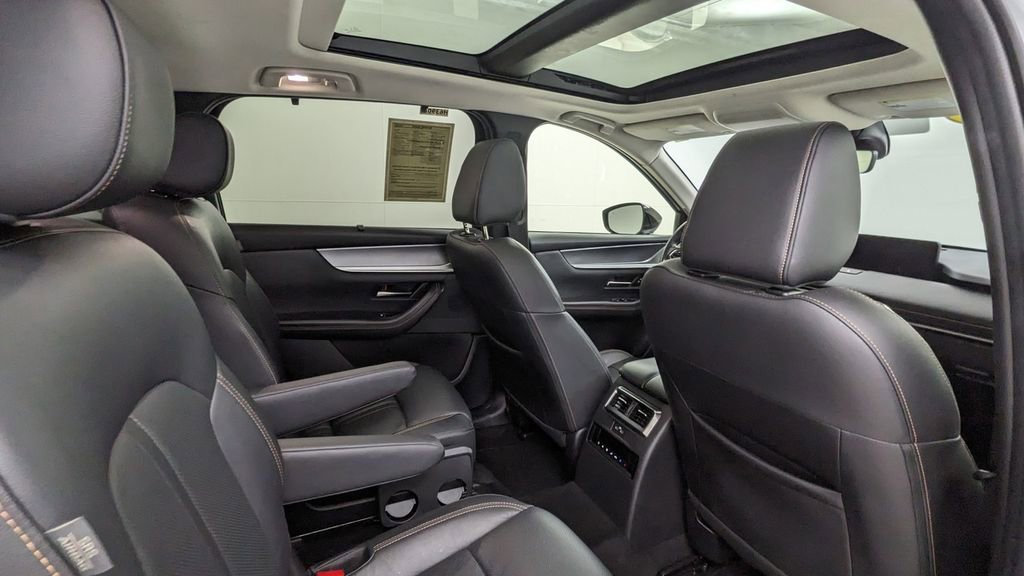 Used 2025 MAZDA CX-90 3.3 Turbo w/ Premium Sport Pkg image 41