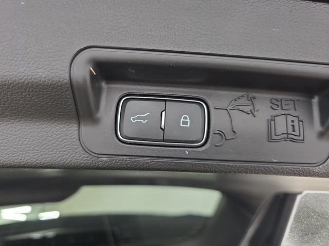 Certified 2023 Ford Explorer XLT w/ Equipment Group 202A AWD/4WD image 35