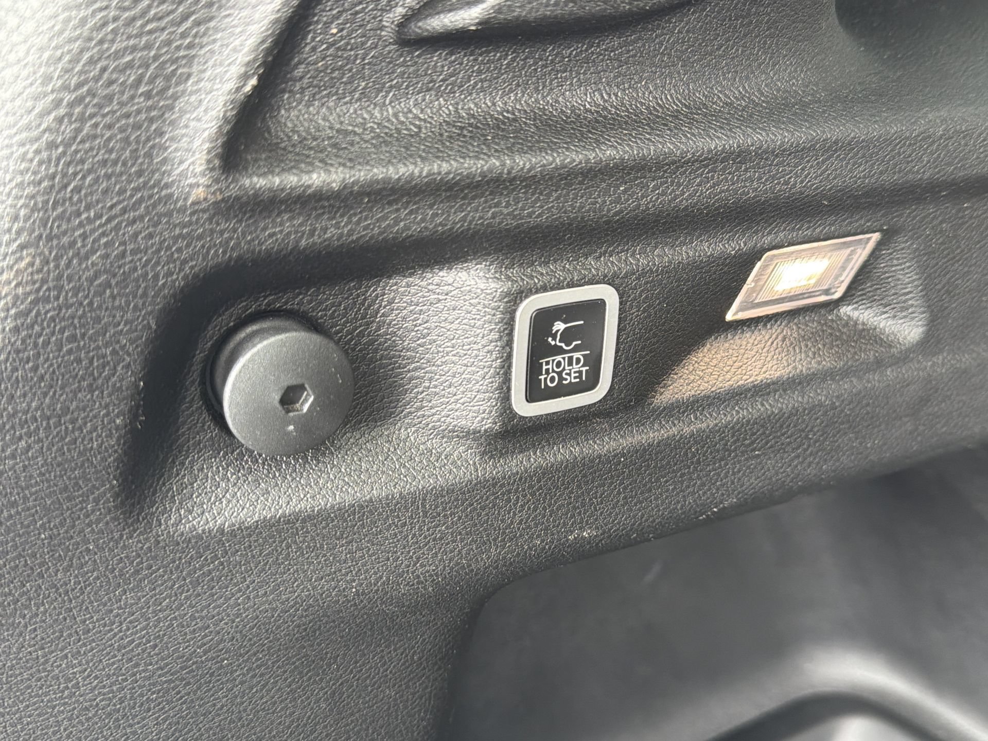 Used 2023 Jeep Grand Cherokee L Limited AWD/4WD image 29