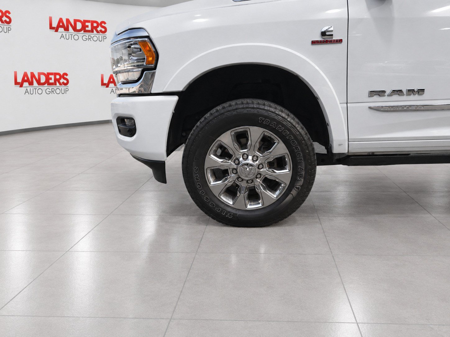 Used 2023 RAM 2500 Limited AWD/4WD image 9