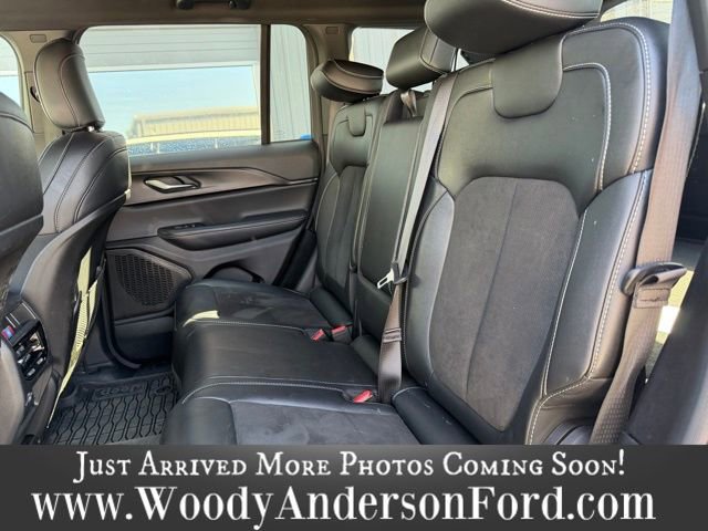 Used 2024 Jeep Grand Cherokee Altitude AWD/4WD image 11