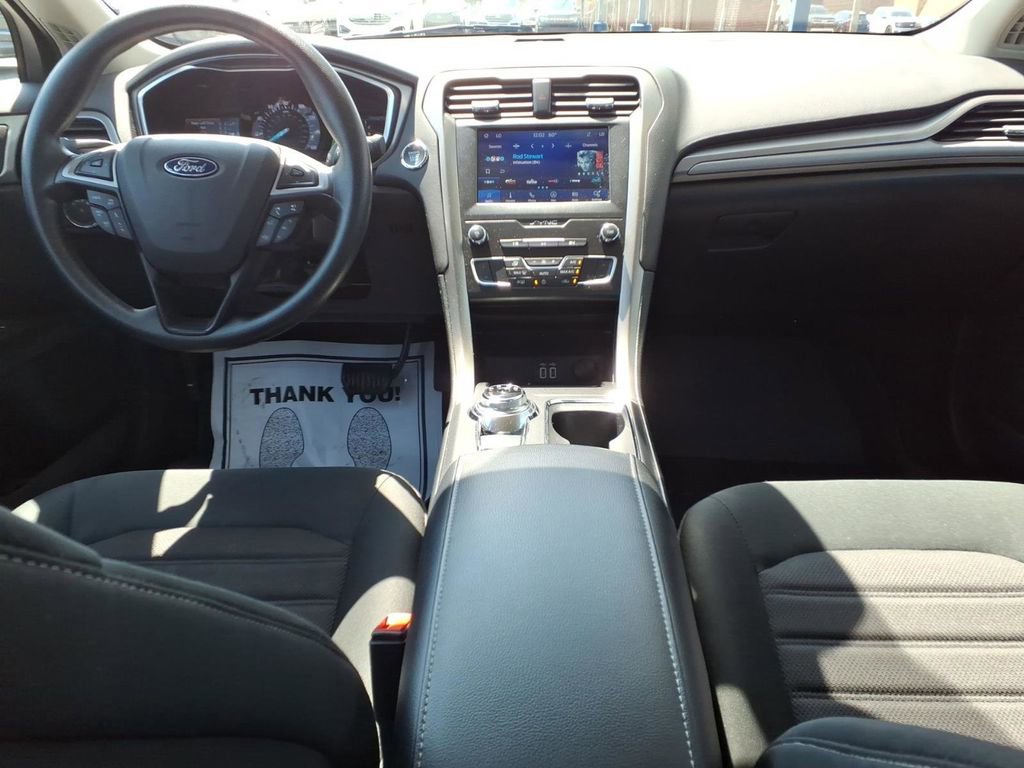 Certified 2020 Ford Fusion SE FWD image 11