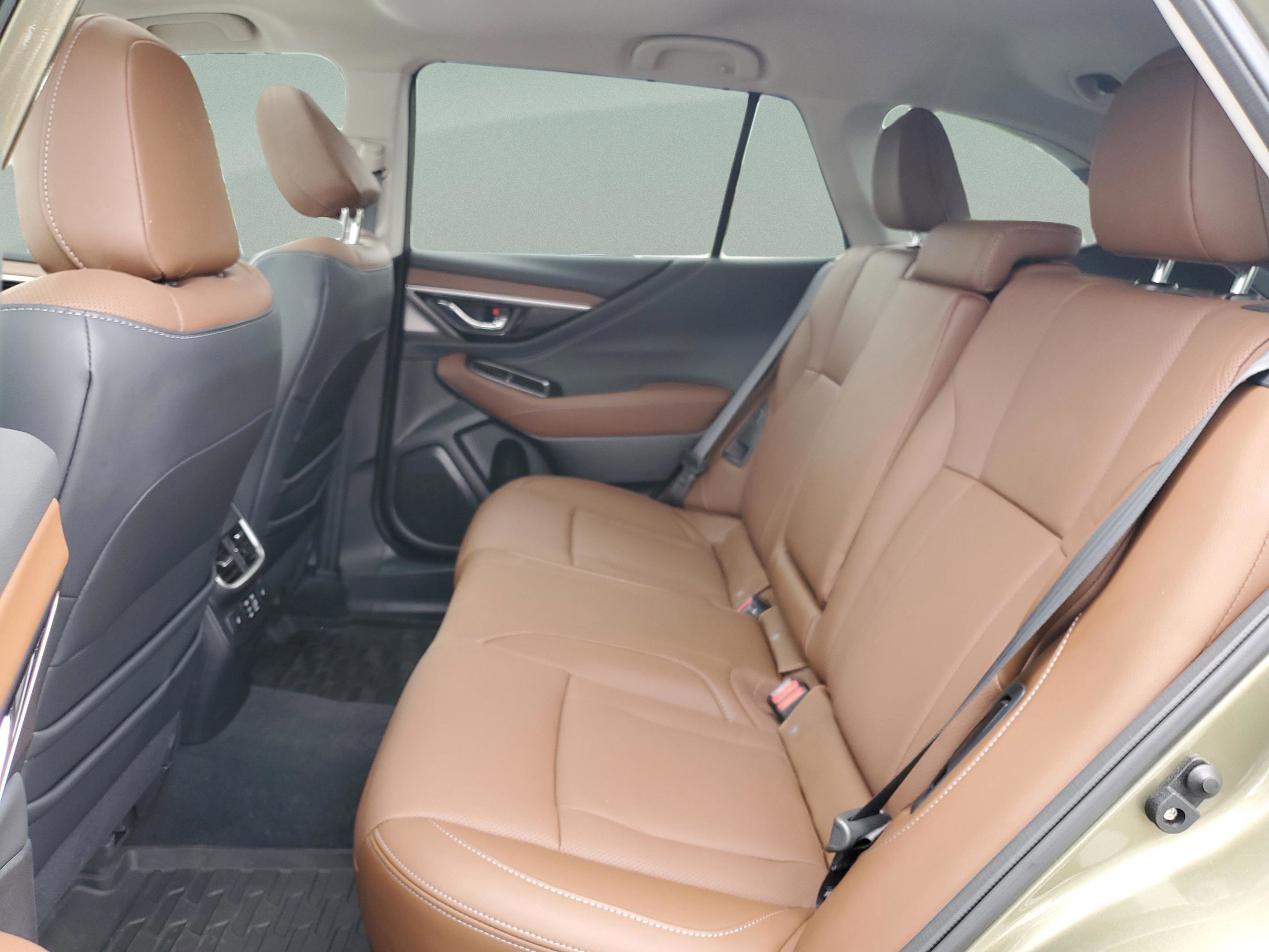 Used 2024 Subaru Outback Touring AWD/4WD image 12