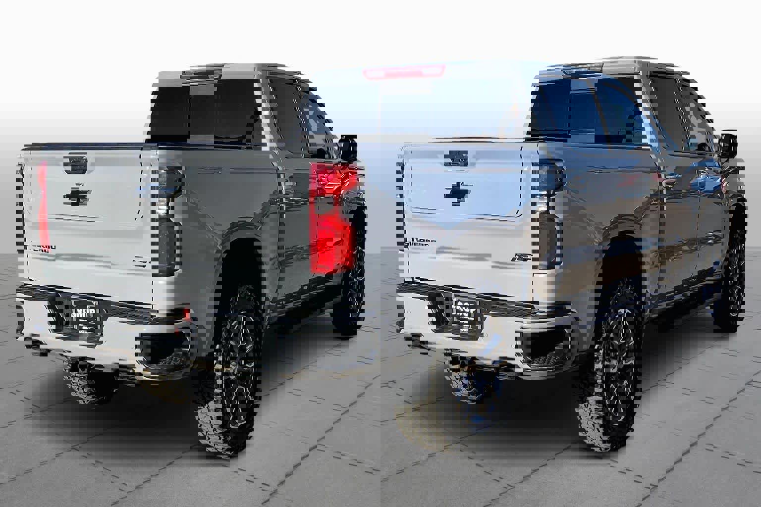 Used 2024 Chevrolet Silverado 1500 RST image 3