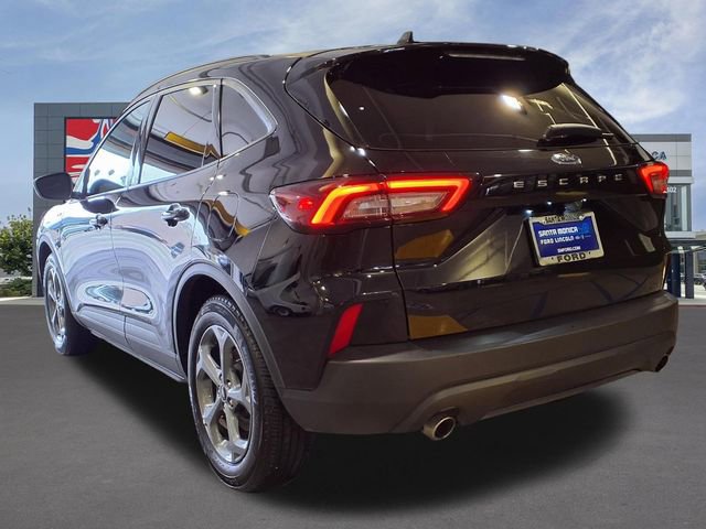 Certified 2025 Ford Escape ST-Line FWD image 3