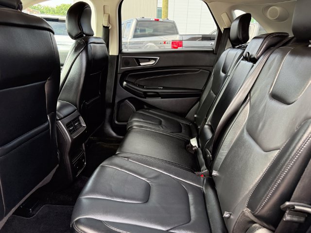 Certified 2018 Ford Edge Titanium w/ Technology Package AWD/4WD image 19