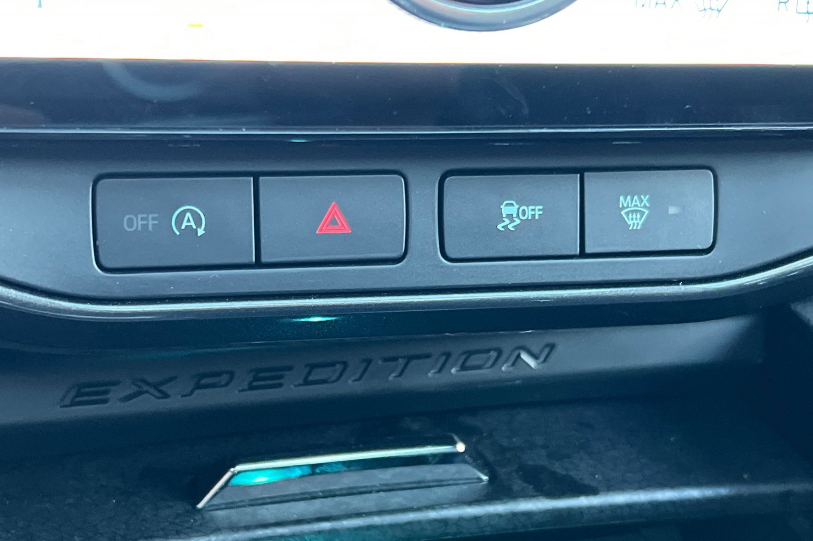 Certified 2022 Ford Expedition Limited image 30