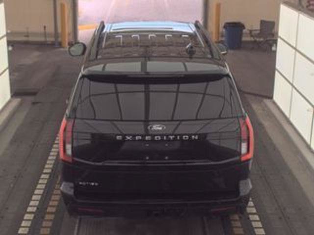 Certified 2025 Ford Expedition Active AWD/4WD image 4