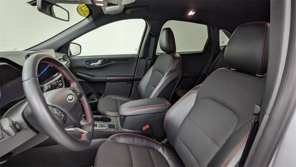 Certified 2023 Ford Escape ST-Line Elite image 2