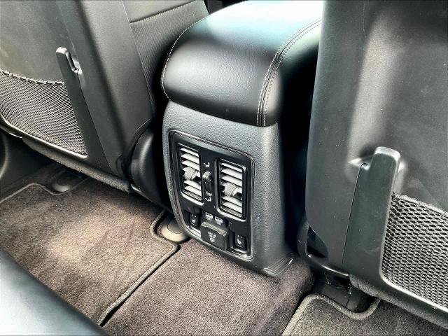 Used 2017 Jeep Grand Cherokee Limited w/ Luxury Group II AWD/4WD image 12