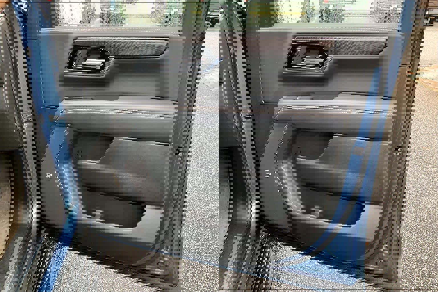 Used 2025 GMC Yukon XL Elevation image 21