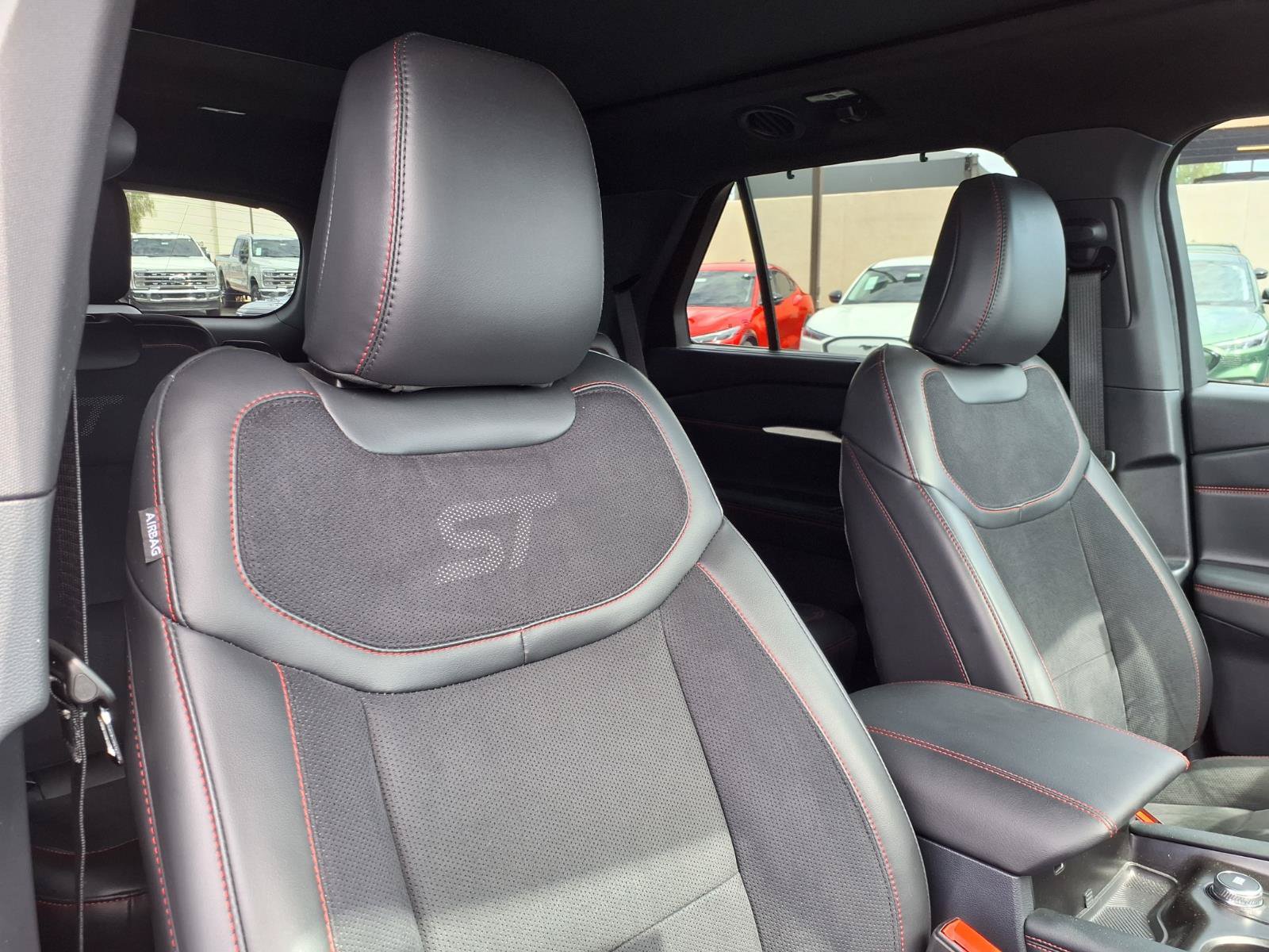 Certified 2025 Ford Explorer ST AWD/4WD image 12