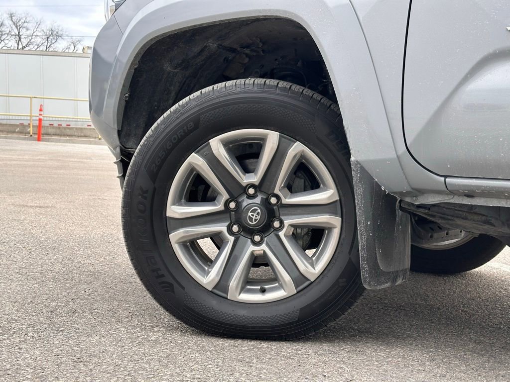 Used 2018 Toyota Tacoma Limited image 8
