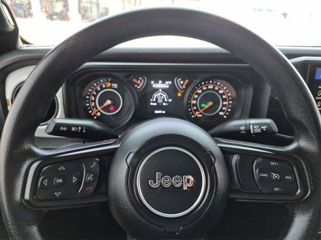 Used 2025 Jeep Gladiator Mojave AWD/4WD image 17