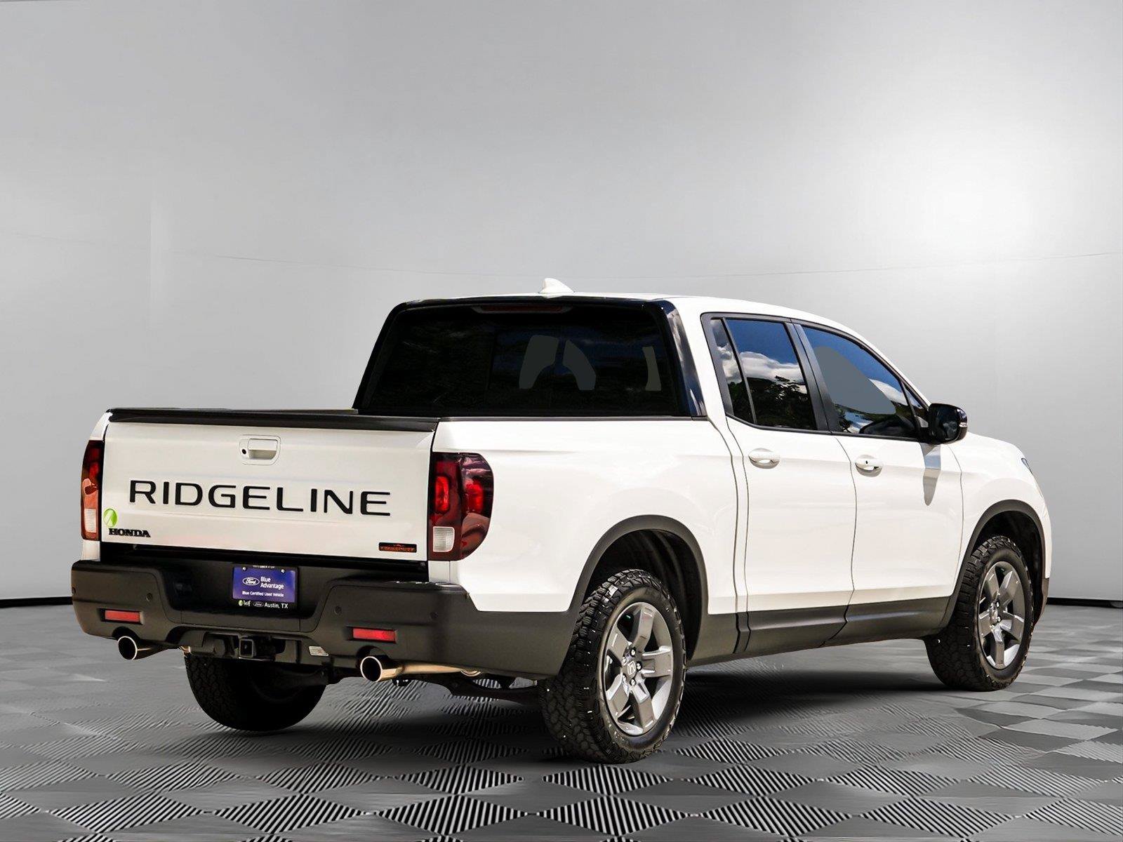 Used 2025 Honda Ridgeline TrailSport image 4