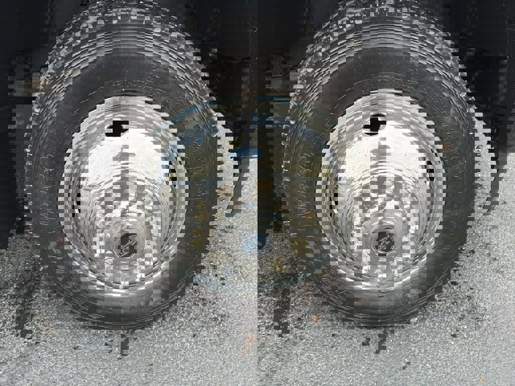 Certified 2023 Ford F550 4x4 Regular Cab Super Duty image 8