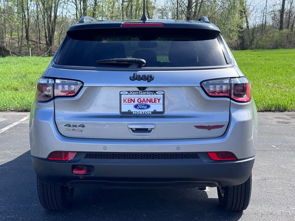 Used 2022 Jeep Compass Trailhawk AWD/4WD image 4